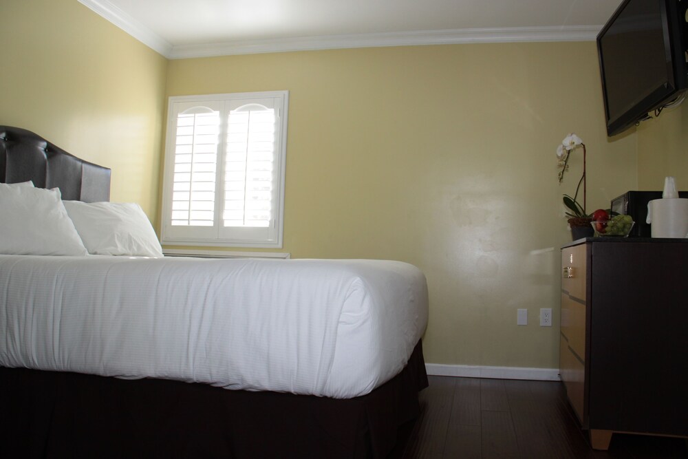 El Royale Hotel Near Universal Studios Hollywood - photo 18