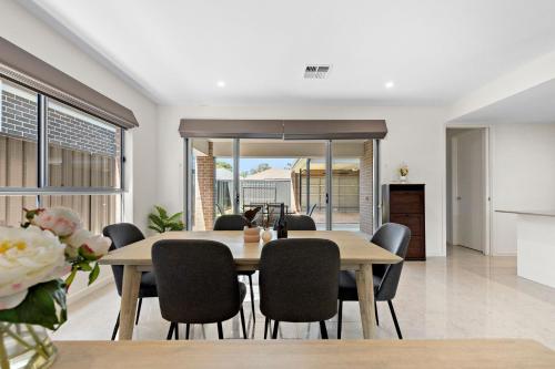 Clover The Split Level Sanctuary in Payneham South — Evandale — photo 5