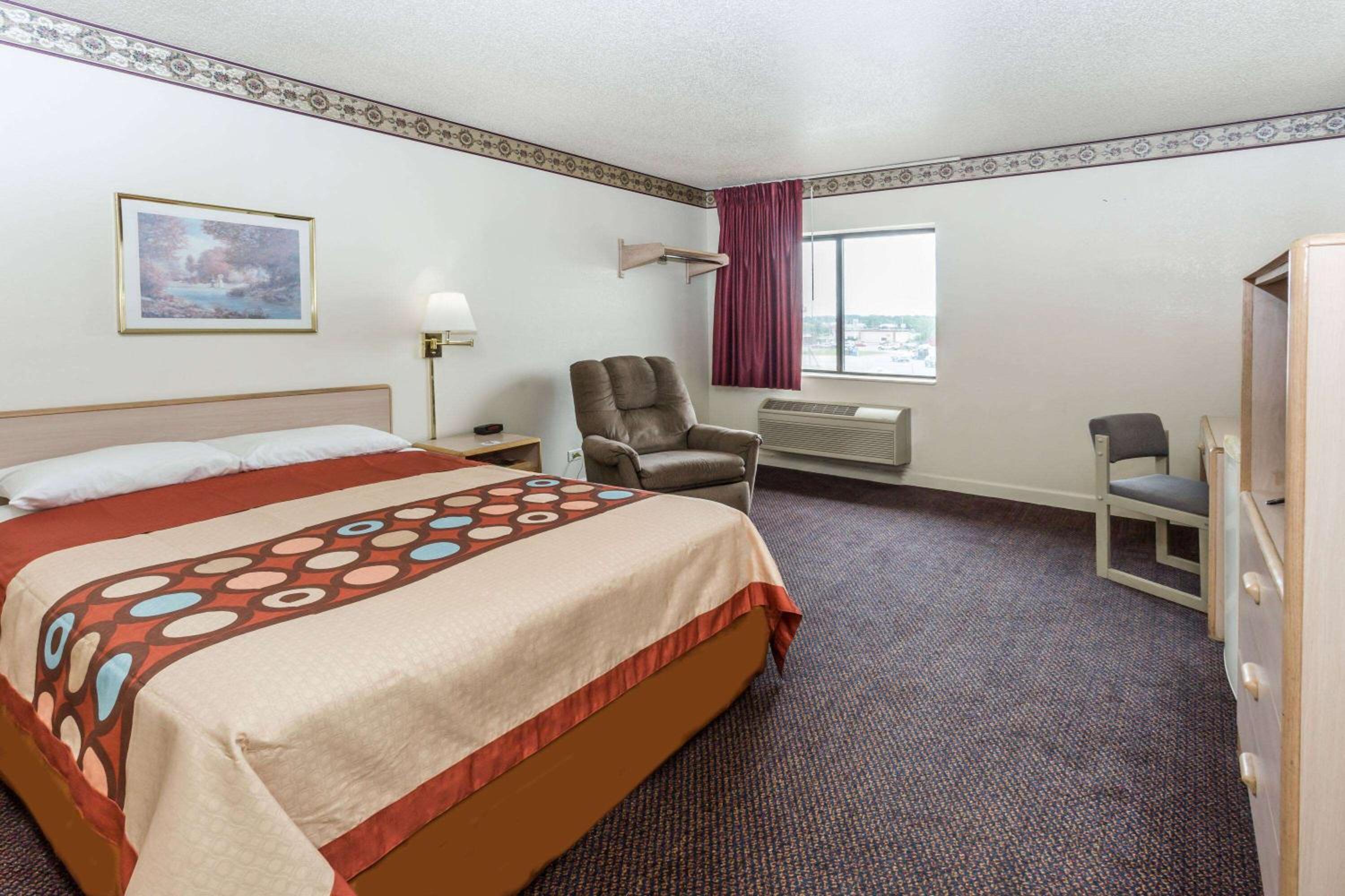 Super 8 by Wyndham Morris - photo 13