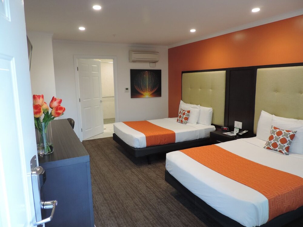 Pavilion Inn San Jose - photo 17