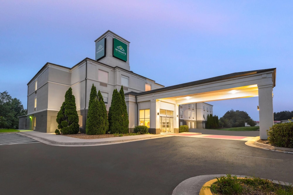 Wingate by Wyndham Dublin Near Claytor Lake State Park - photo 65