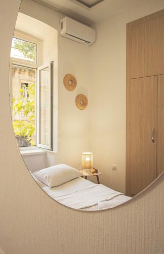 Cozy Studio Apartment In the Center By Wehost