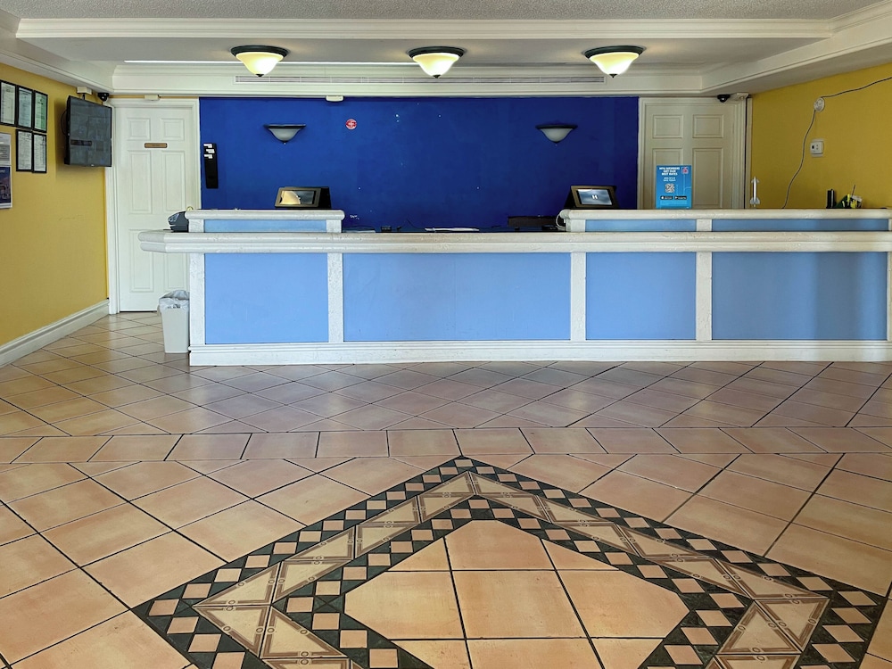 Motel6 Huntsville AL University Dr - photo 2