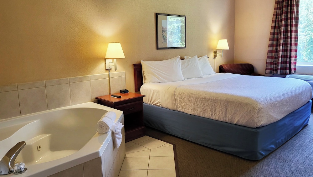 Magnuson Hotel West Liberty - photo 9