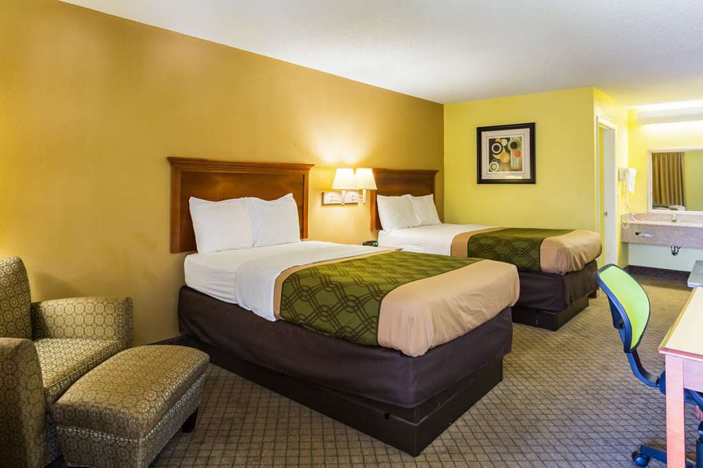 Econo Lodge Picayune - photo 9