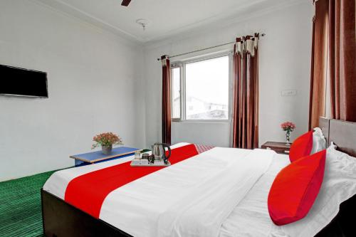 Collection O Rajbagh Post Office in Srinagar, India