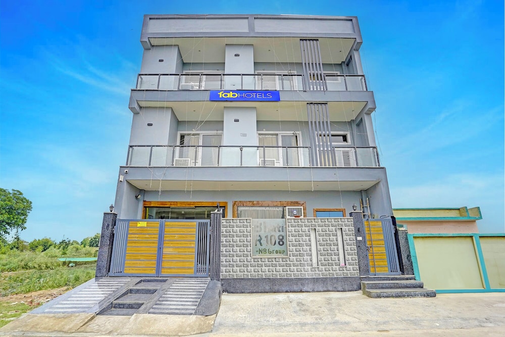 Fabhotel The Viraaj in Greater Noida, India