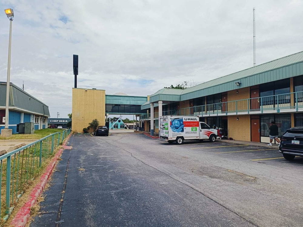 Lawton Hotel - photo 28