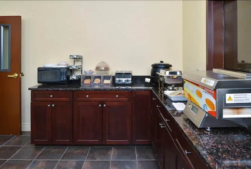 Blue Spruce Inn - photo 25