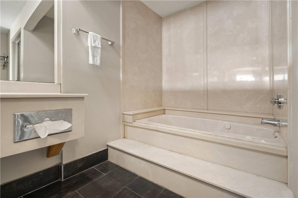 Days Inn by Wyndham Nacogdoches SFA University Downtown - photo 33
