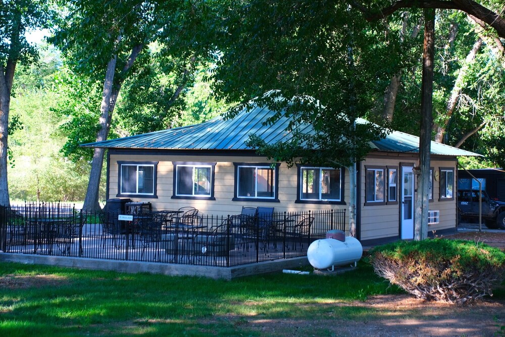 Cedar Creek Lodging & RV Park - photo 60