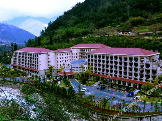 Hailuogou Gongga Shentang Hot Spring Hotel in Luqiao, People's Republic of China