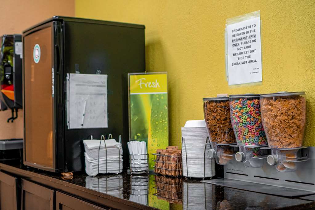 Quality Inn & Suites near Six Flags Austell - photo 22