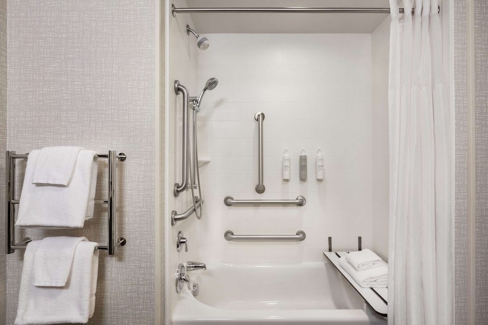 Hampton Inn & Suites York South - photo 27