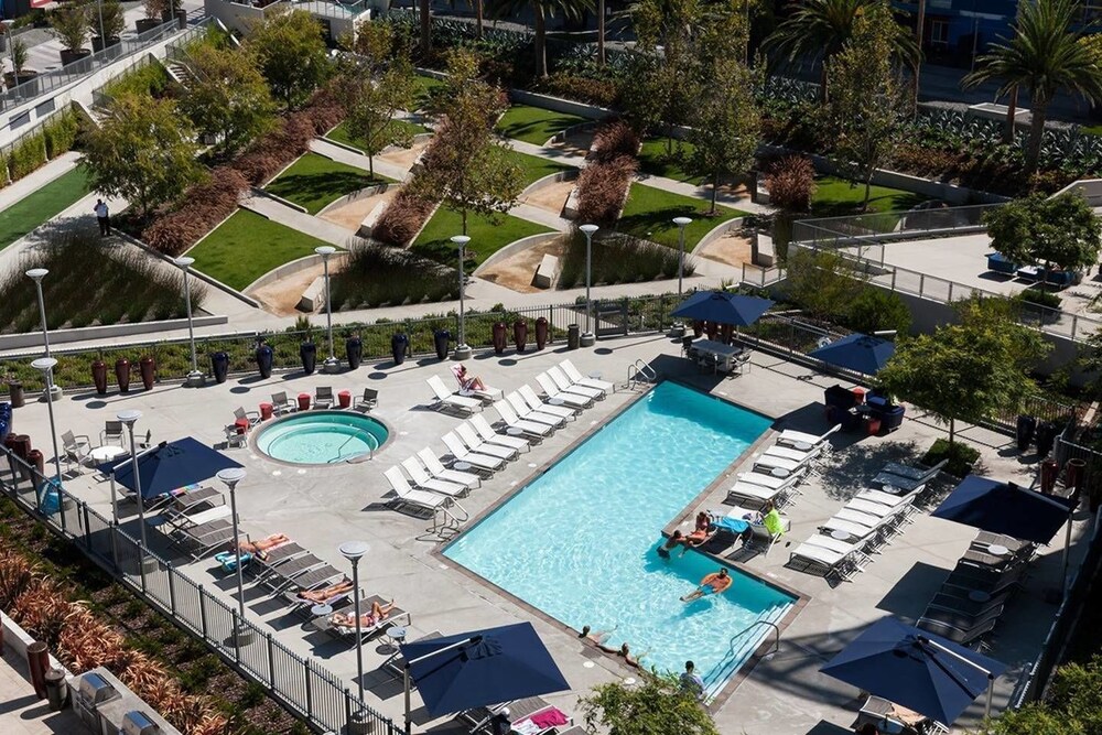 One Bed 1bath Private Balcony Walk TO Beach - photo 21