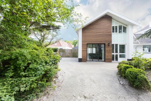 Villa Zeezout I Kloeg Collection — 4-Star Luxury Hotel in Zoutelande, Netherlands