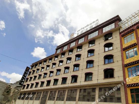 Huangting Hotel — hotel in Jomda