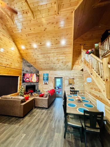 New Indoor Pool PS 5 Hot tub Parkway — Pigeon Forge — photo 4