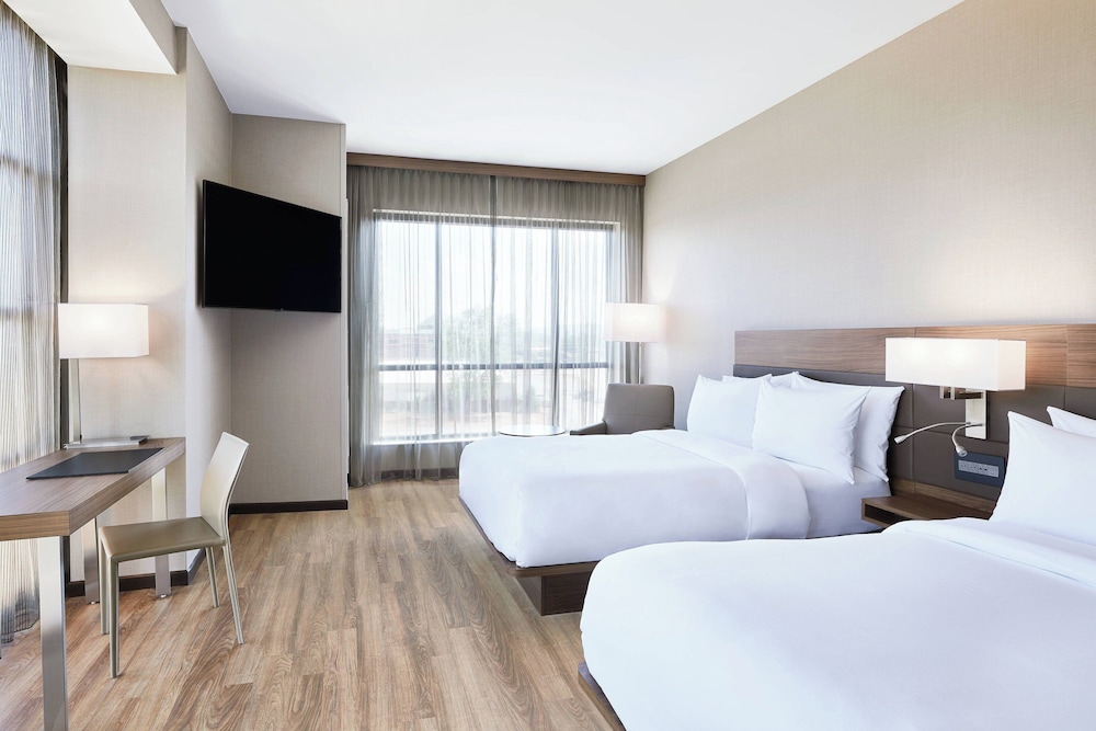AC Hotel by Marriott Huntsville Downtown - photo 5