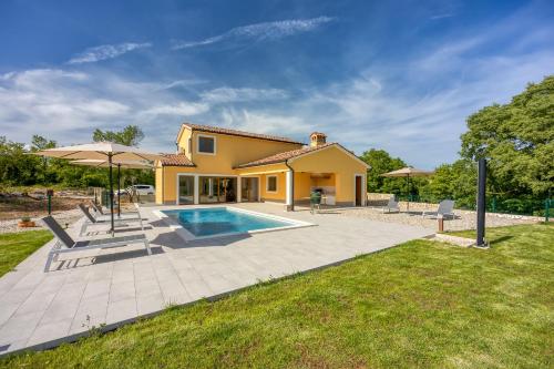 Villa AnaLucija — 4-Star Luxury Hotel in Labin, Croatia