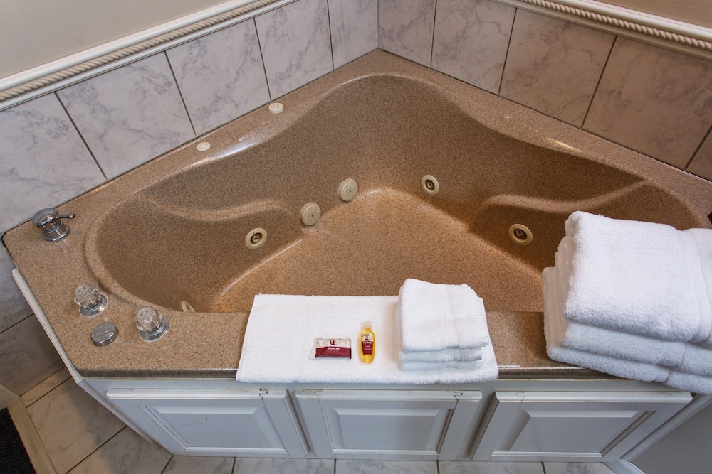 Snug Harbor Inn - photo 103