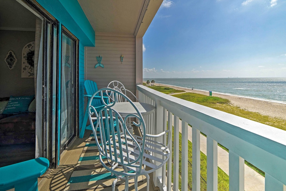 Oceanfront Corpus Christi Condo: Resort Perks - photo 31
