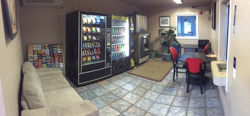 Hilltop Inn & Suites - photo 30