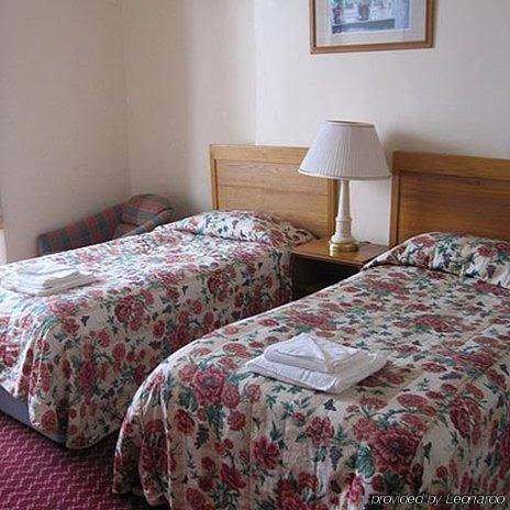 The Highcliffe — hotel in Clevedon