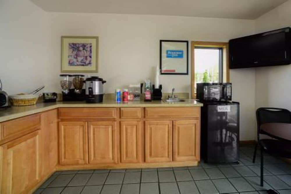 Loyalty Inn Maryville - photo 21