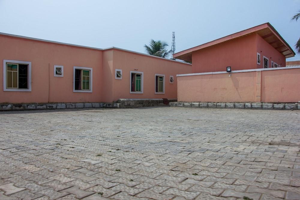 Fun City Hotel 3 - last minute hotel in Lagos