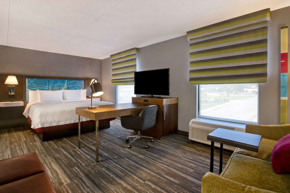 Hampton Inn Olive Branch - photo 9