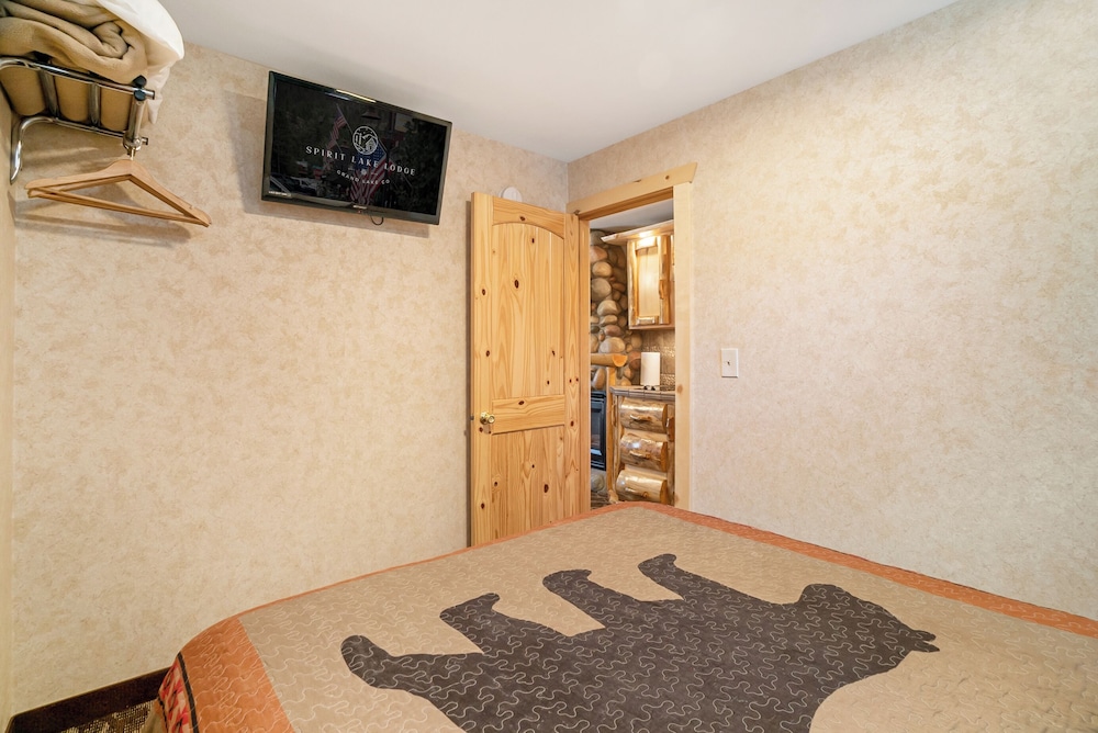 Spirit Lake Lodge - photo 18