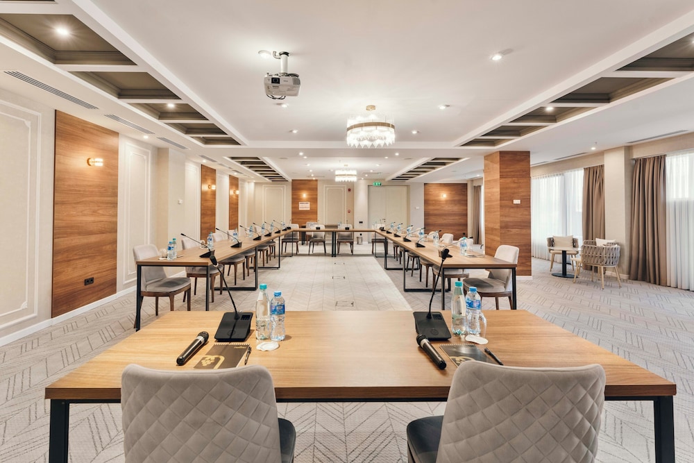Meeting facility