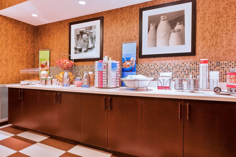 Hampton Inn Hendersonville - photo 43