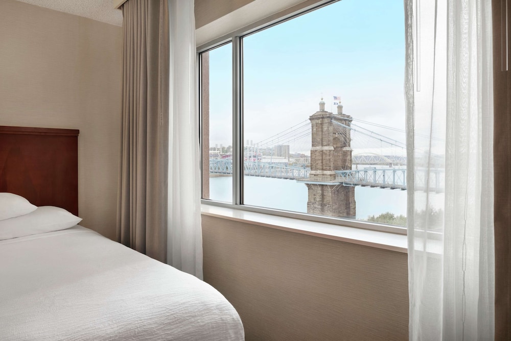 Embassy Suites by Hilton Cincinnati RiverCenter - photo 34