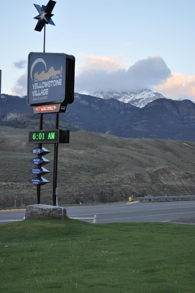 Yellowstone Village Inn and Suites - photo 26