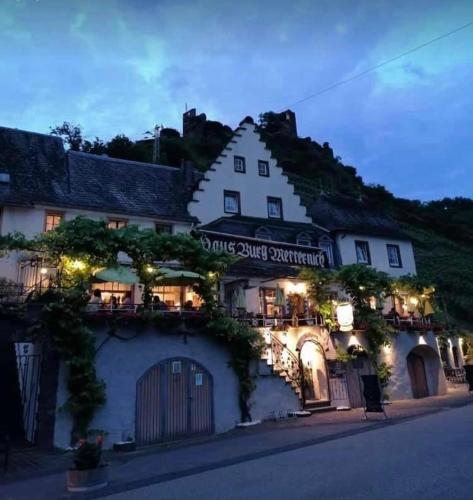 Hotel Haus Burg Metternich pet-friendly hotel Blankenrath