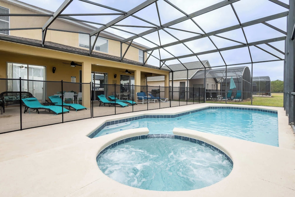 Be Our Guest at Emerald Island — 4-Star Luxury Hotel in Kissimmee, United States