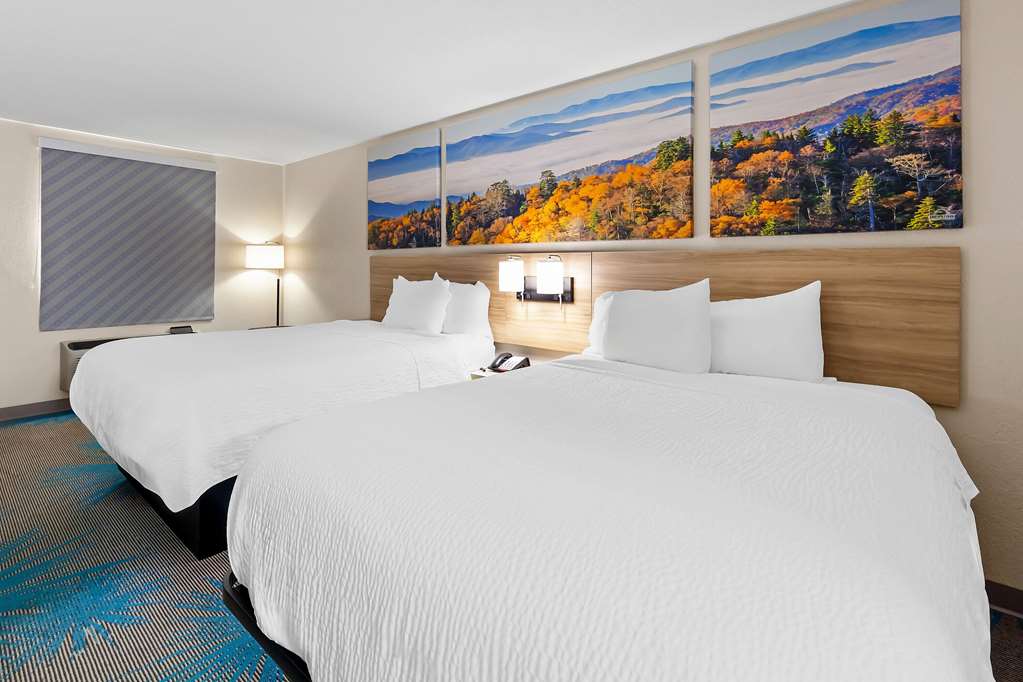 Days Inn by Wyndham Brownsville - photo 21