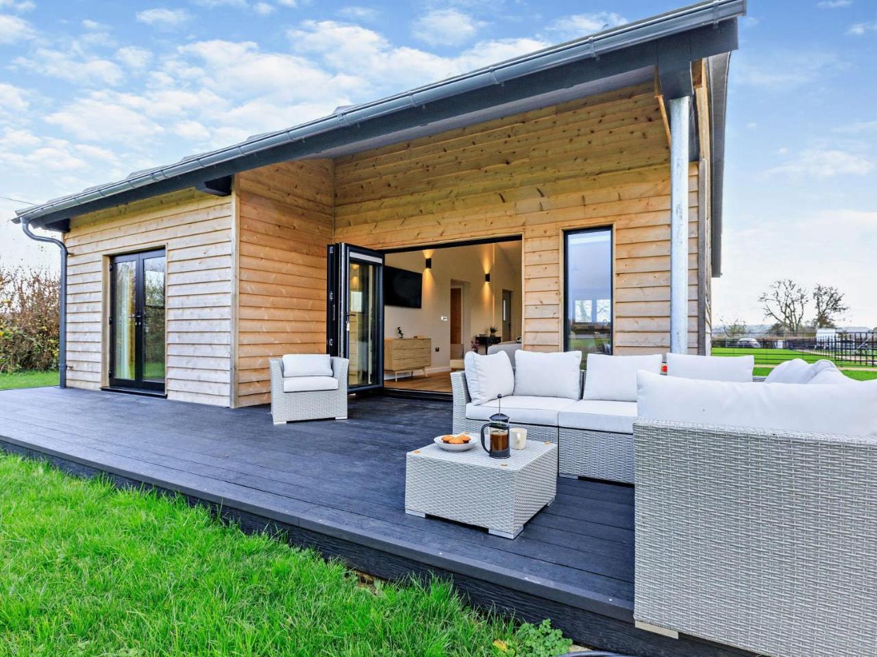 2 Bed in Somerton oc 92126 in Somerton, United Kingdom