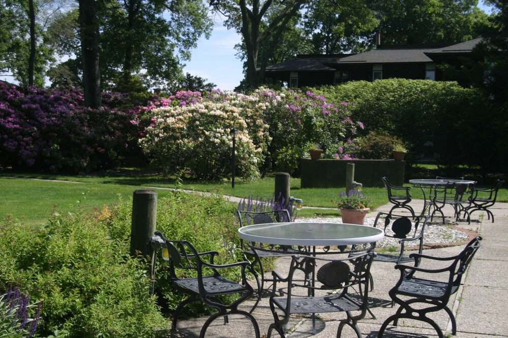 Dering Harbor Inn - photo 22