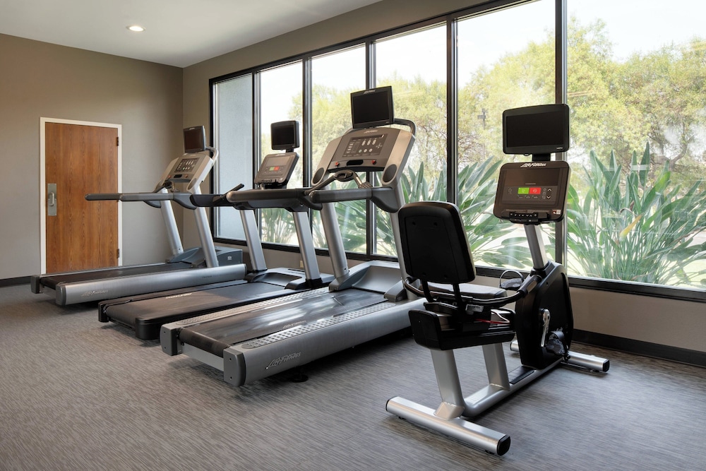 Courtyard by Marriott Fresno - photo 16
