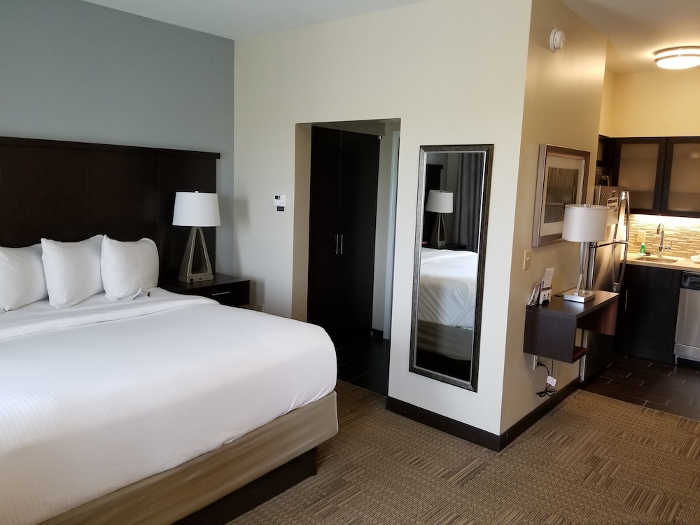 Staybridge Suites Toledo Rossford Perrysburg by IHG - photo 14