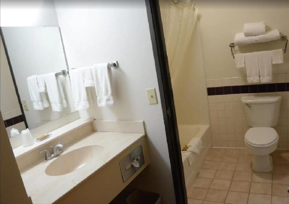 FairBridge Inn & Suites in Thorp WI - photo 22
