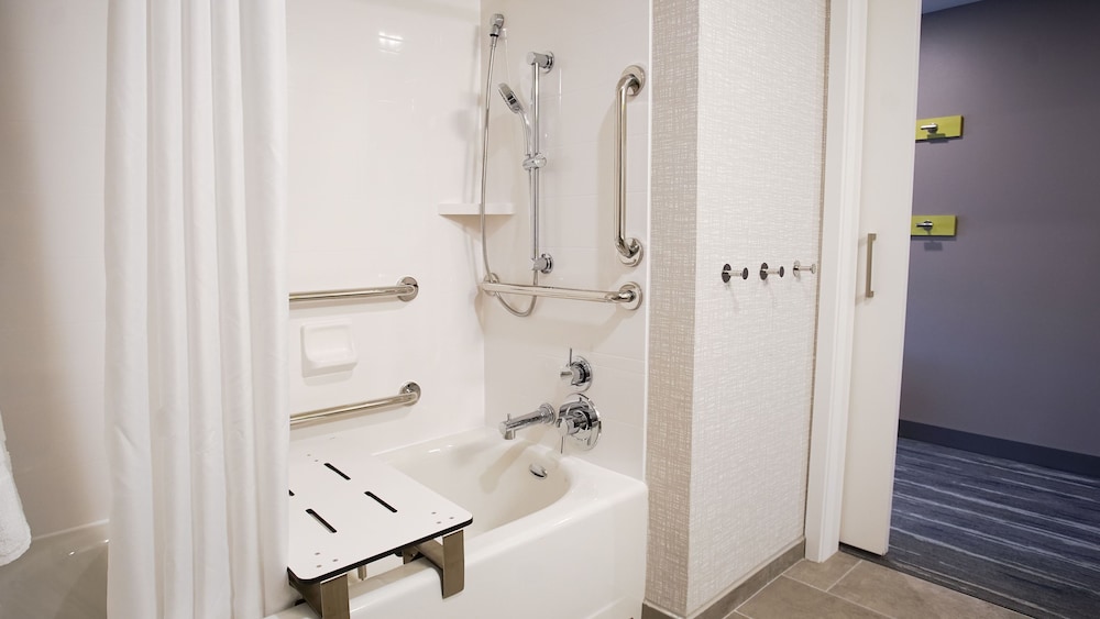Hampton Inn & Suites St. Clairsville - photo 22