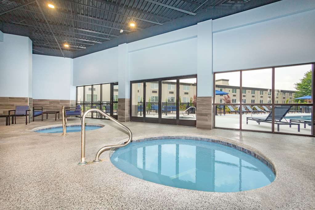 La Quinta Inn & Suites by Wyndham Joplin - photo 6