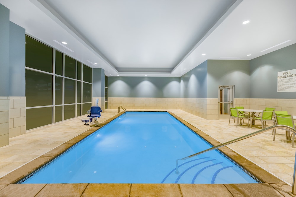 Holiday Inn Express & Suites Lincoln Downtown by IHG - photo 20