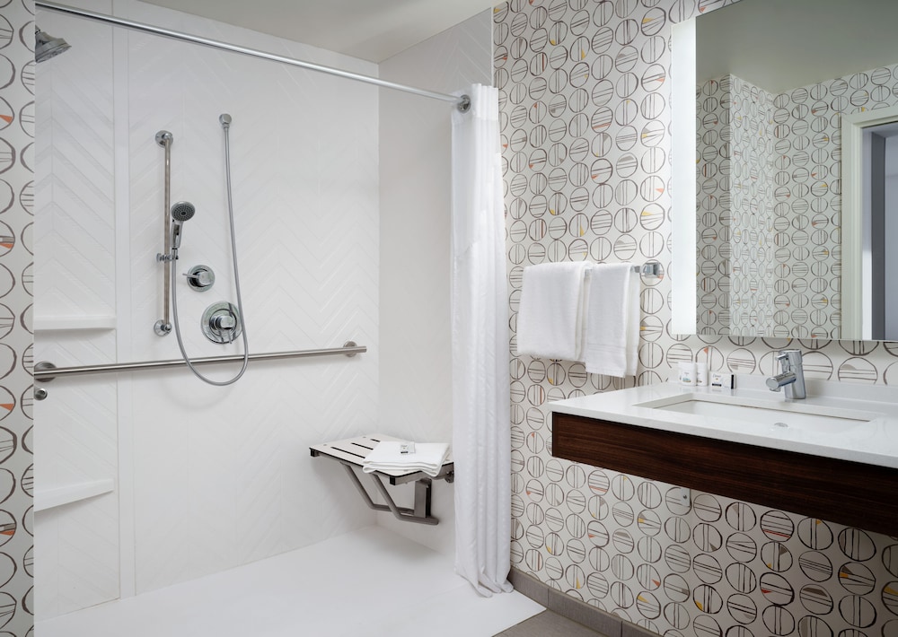 Holiday Inn Boston Dedham Hotel & Conference Center by IHG - photo 18