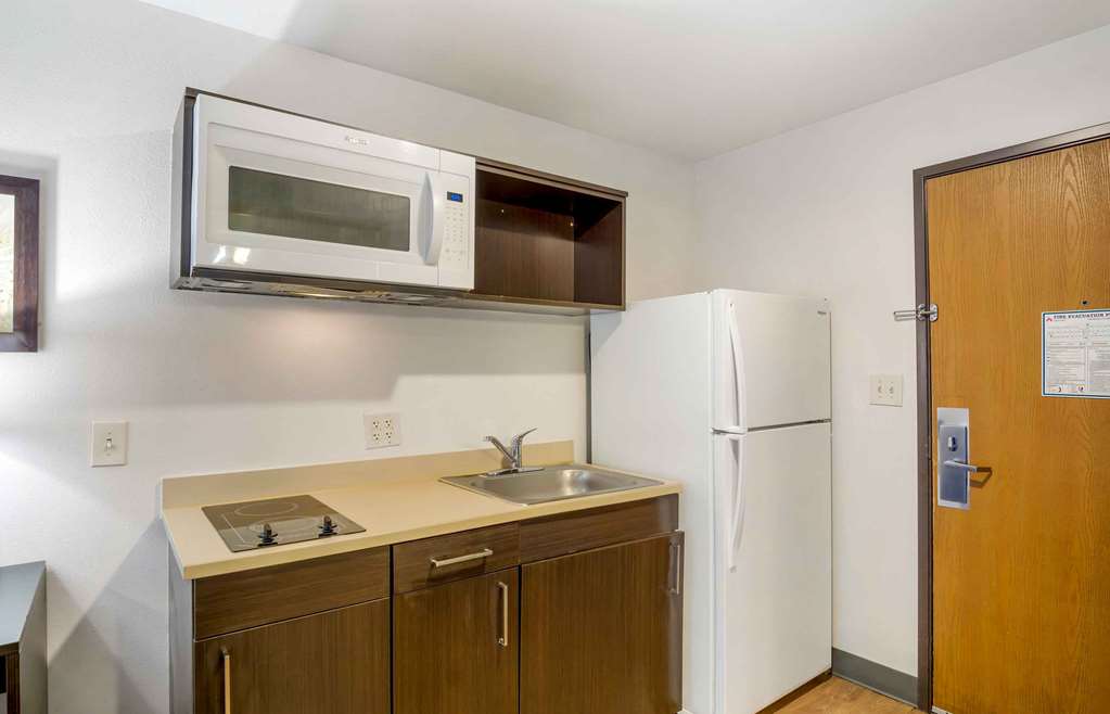 Extended Stay America Select Suites Charleston Ashley Phosphate Rd. - photo 7