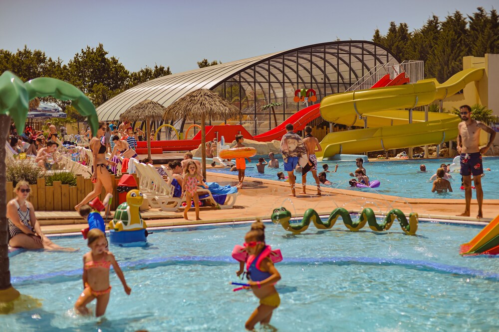 Camping Village de la Guyonnière — 5-Star Luxury Hotel in Saint-Julien-Des-Landes, France